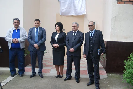 Daşkənddə azərbaycanlı şairin barelyefinin açılışı olub