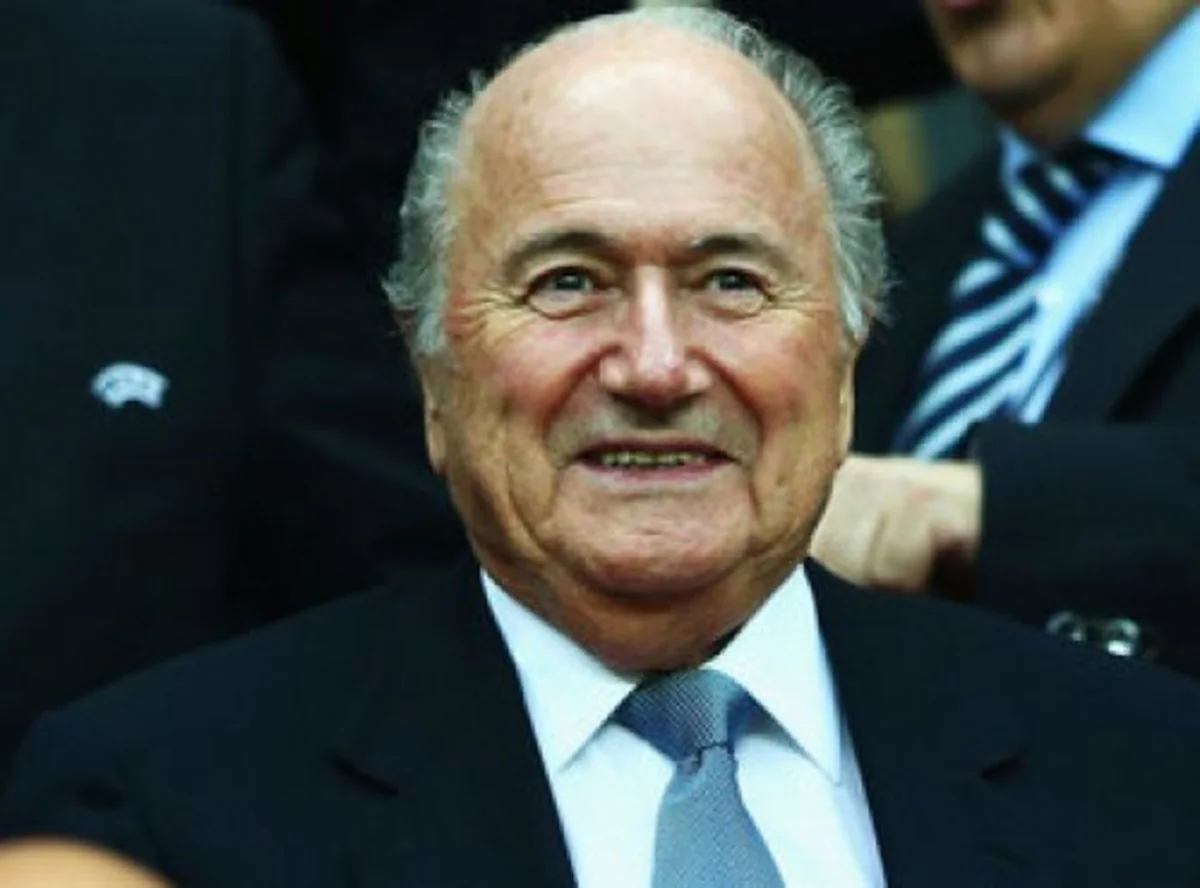 ​FİFA prezidentinə inək hədiyyə edilib