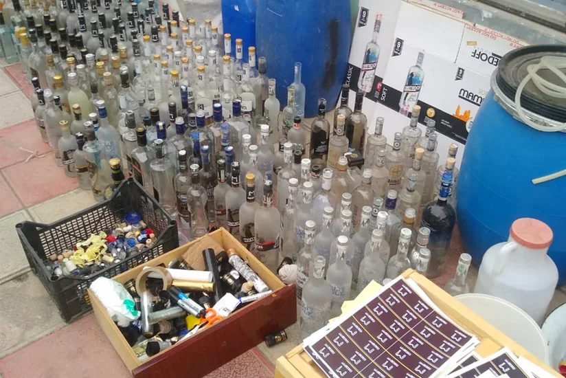 Bərdədə saxta alkoqollu içkilər istehsal edən müəssisə aşkarlandı