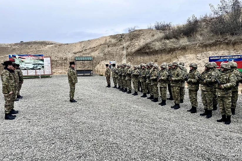 Azərbaycan Ordusunun Baş Qərargah rəisi azad edilmiş ərazilərdə döyüş hazırlığını yoxlayıb