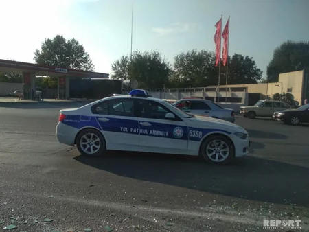 Bərdədə yola tökülən şüşə qırıntıları hərəkəti çətinləşdirib - FOTO - VİDEO - YENİLƏNİB