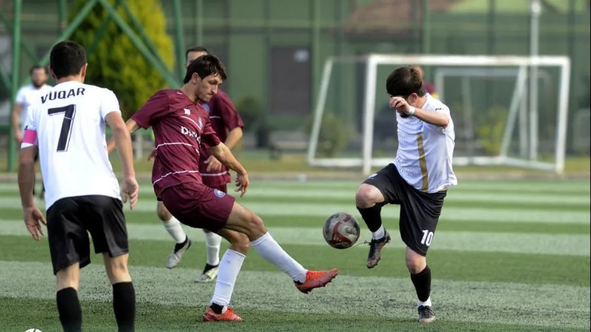 AFFA hakimləri təhqir edən futbolçunu cəzalandırıb