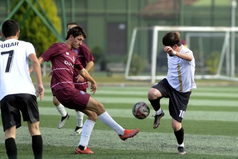 AFFA hakimləri təhqir edən futbolçunu cəzalandırıb