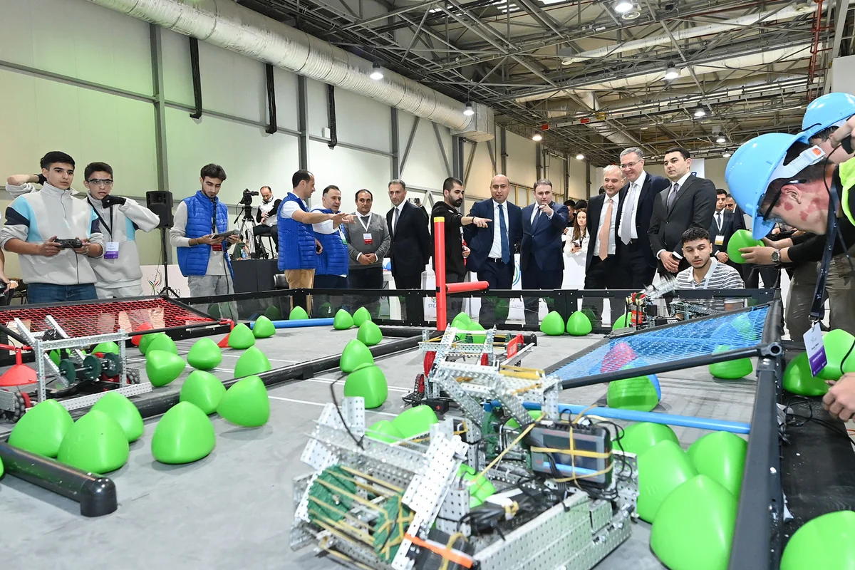 Prezident köməkçiləri və nazirlər STEAM Azərbaycan Festivalında