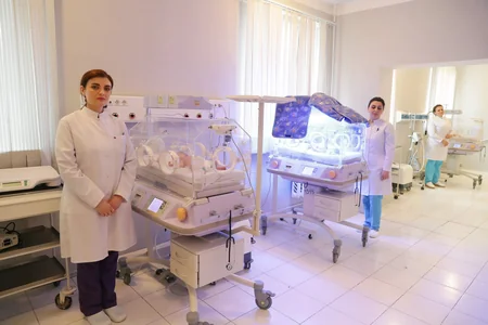 Leyla Əliyeva Sabunçu rayonundakı 2 saylı doğum evində olub