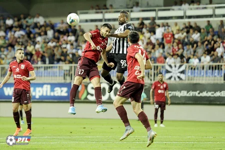 Neftçi Sumqayıtı məğlub edib, məşqçi və futbolçular arasında dava düşüb - VİDEO