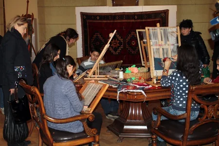Tbilisidə Azərbaycan mədəni irsi nümunələrinin sərgisi açılıb