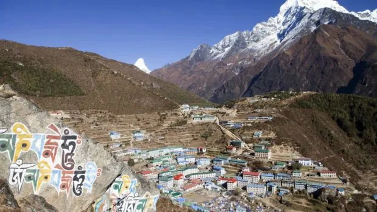 Everest park temporarily closed to tourists after Tibet quake