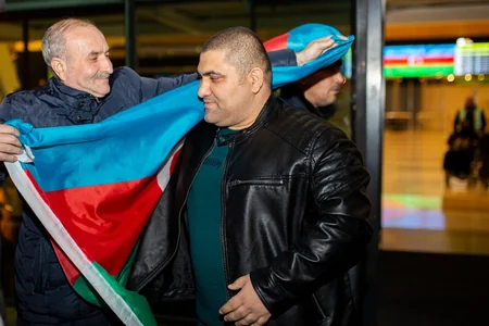 Türkiyədə müalicə olunan daha 5 qazimiz sağalaraq Vətənə dönüb