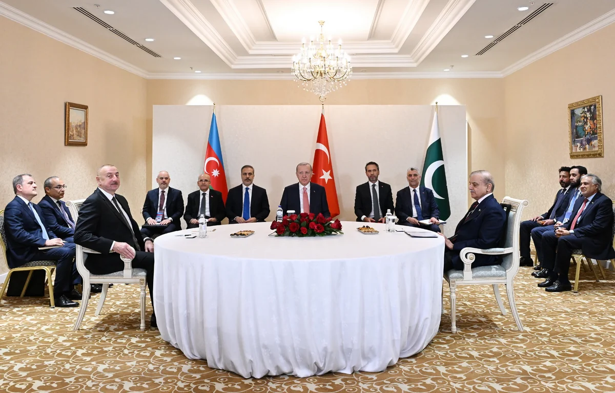 Astanada Azərbaycan Prezidenti, Türkiyə Prezidenti və Pakistanın Baş naziri arasında üçtərəfli görüş keçirilib - YENİLƏNİB-2