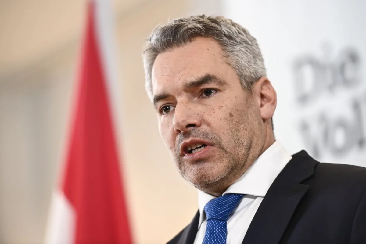 Канцлер Австрии обсудит в ОАЭ поставку дополнительных объемов газа