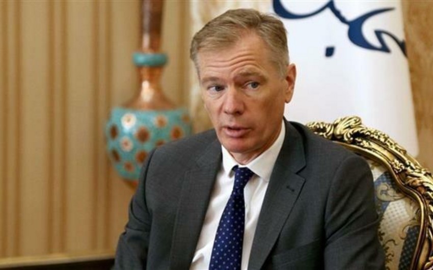 KİV: Britaniyalı səfir Tehranda etiraz aksiyaları təşkil etdiyinə görə saxlanılıb
