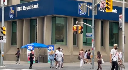 Azərbaycan icması Torontoda Ermənistanın təxribatlarına qarşı aksiya keçirib