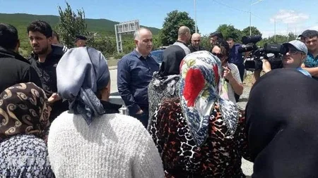 В Грузии закрыли дорогу в село, где проживают азербайджанцы, жители проводят акцию