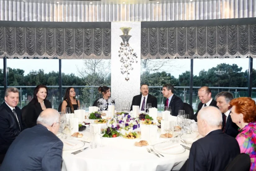 ​İlham Əliyevin adından III Qlobal Bakı Forumunun iştirakçılarına ziyafət verilib - FOTO