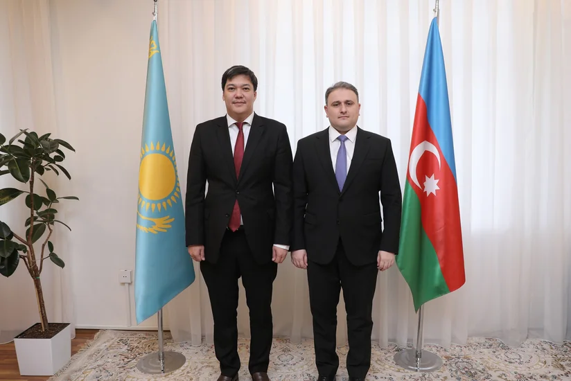 Azərbaycan və Qazaxıstan müdafiə sənayesi sahəsində əməkdaşlığı müzakirə edib