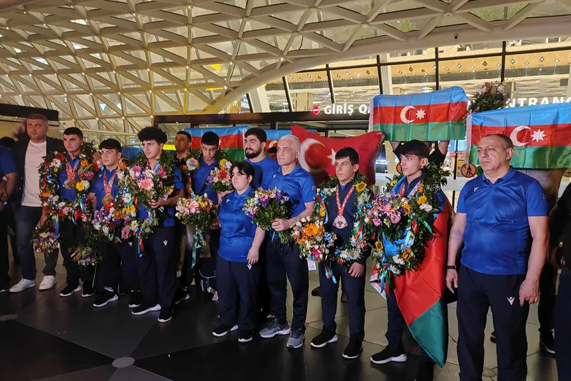 Avropa birinciliyində 14 medal qazanmış Azərbaycan yığması vətənə qayıdıb