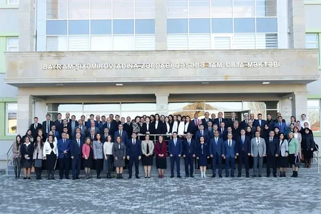 Coşqun Əliyev təhsil işçilərinə təqdim olunub