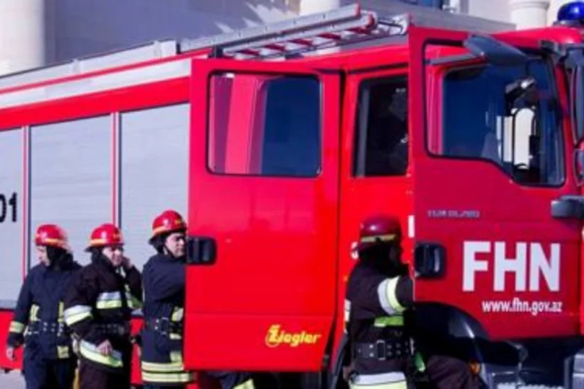 Xırdalanda yaşayış binasında yanğın baş verib, sakinlər təxliyə edilib