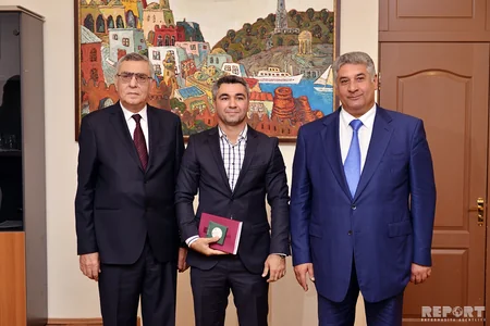 Azərbaycanın Universiadada yüksək nəticələr göstərən idmançıları və onların məşqçiləri mükafatlandırılıblar