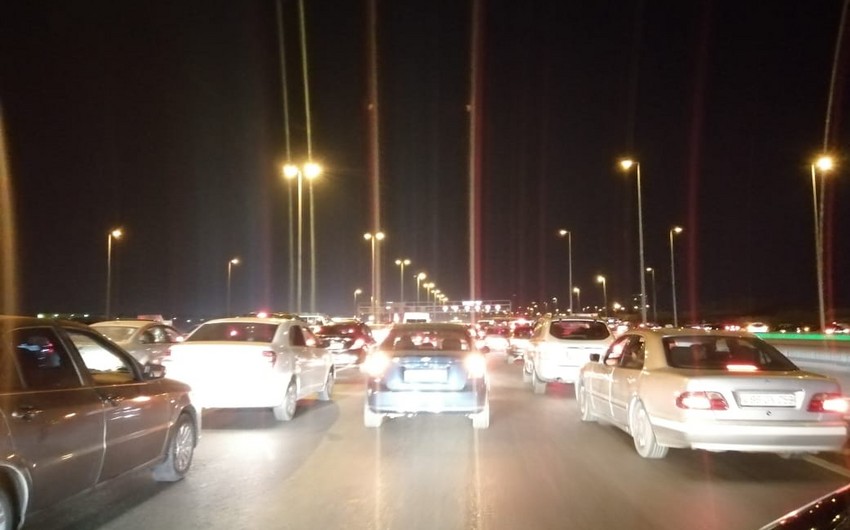 Bakıda yol qəzası tıxaca səbəb olub