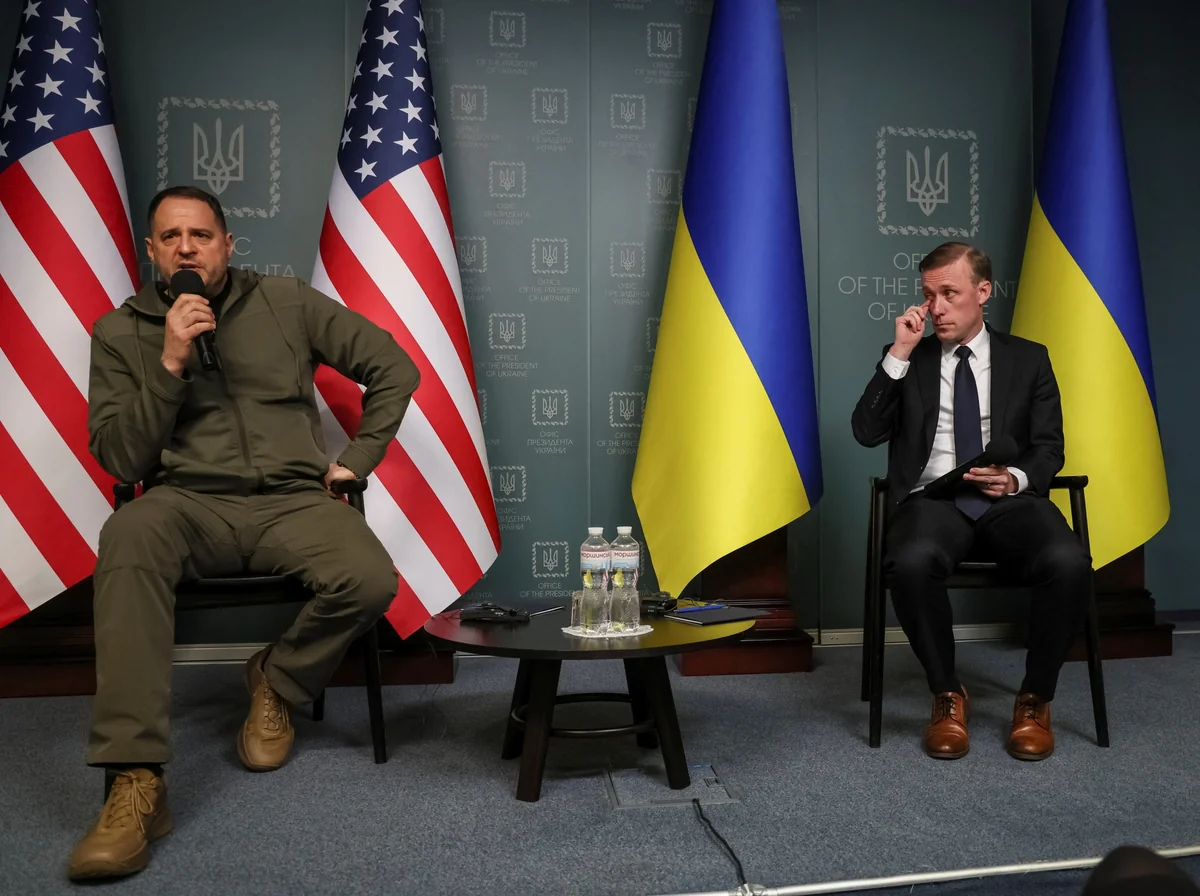 Руководитель Офиса президента Украины провел разговор с советником президента США