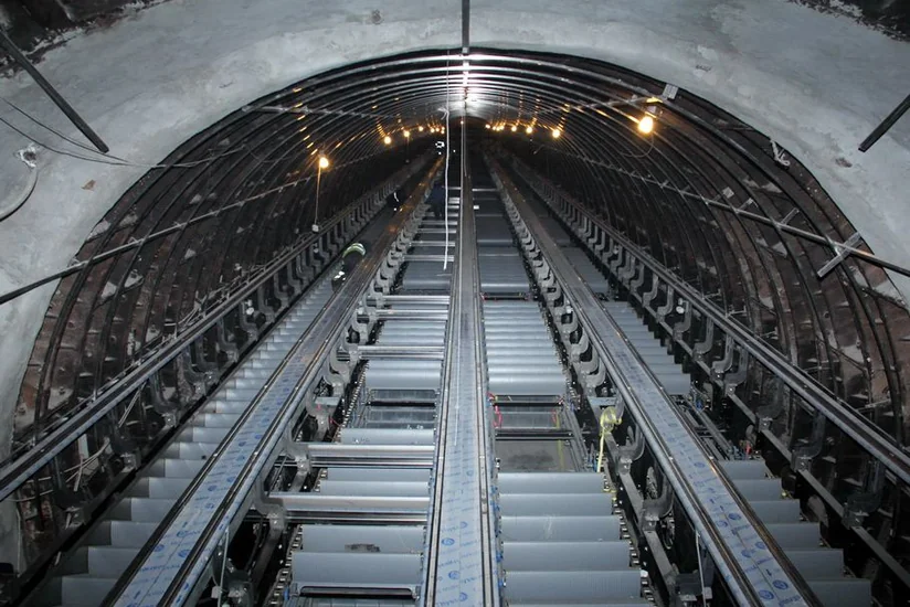Metronun Sahil stansiyasında eskalatorların sazlanmasına başlanılıb