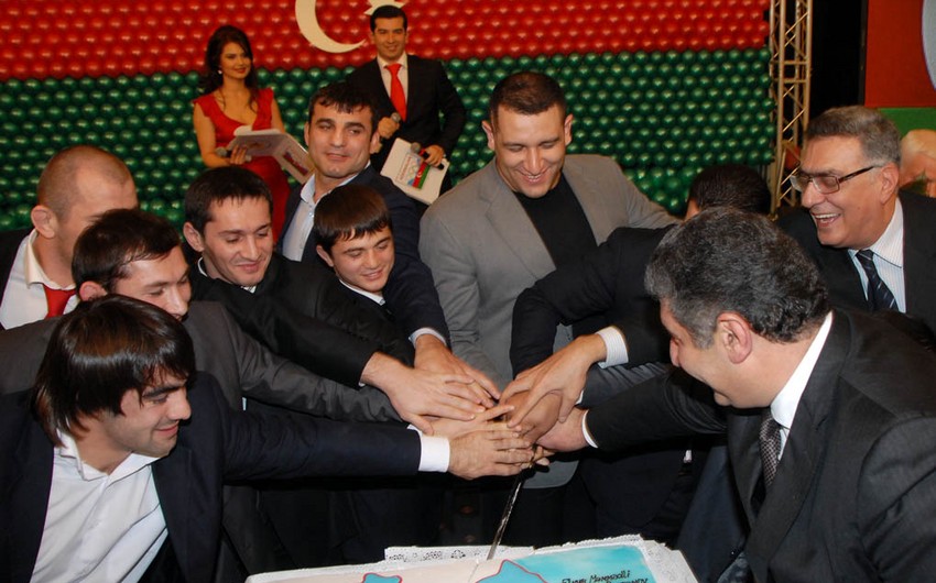 Elnur Məmmədli: Azad Rəhimov evdən yox, eldən getdi - XATİRƏLƏR