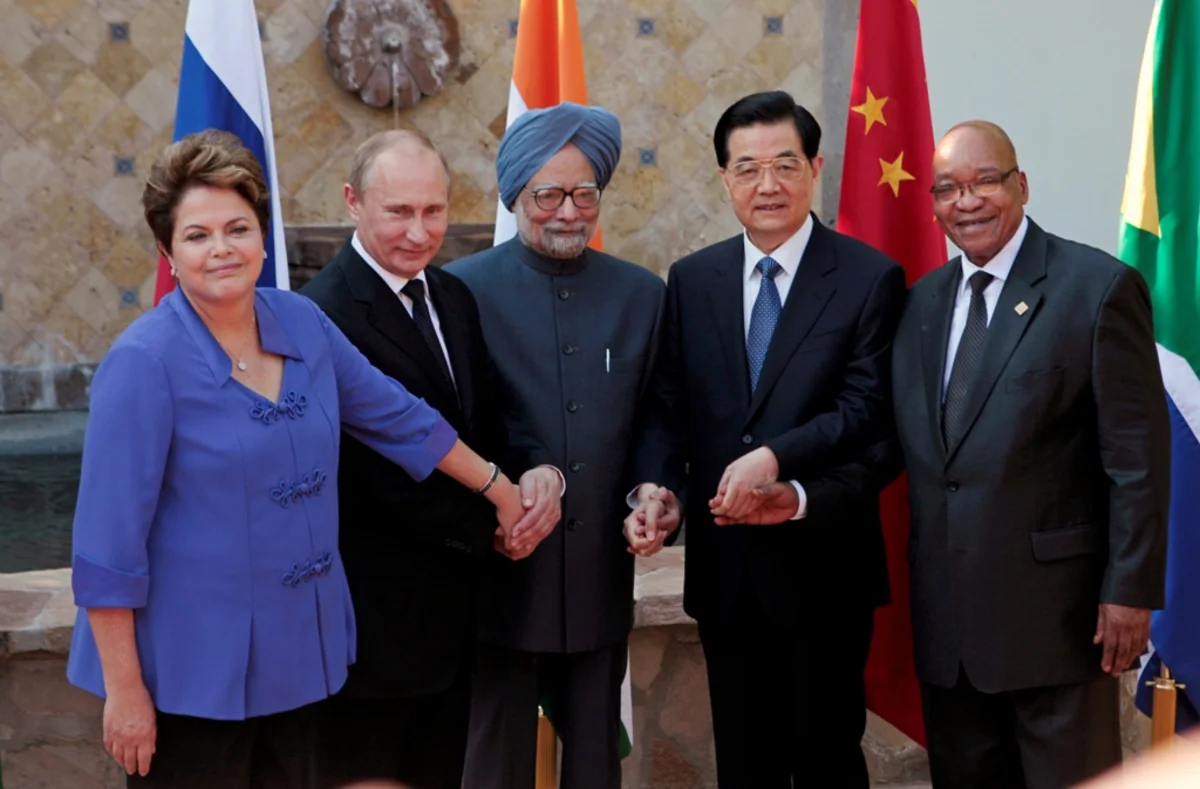 ​Эксперт: Эпицентром второй волны кризиса являются страны БРИКС