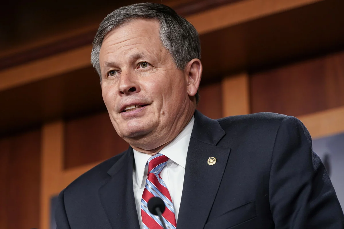 Senator Steve Daines of Montana arrives in Azerbaijan