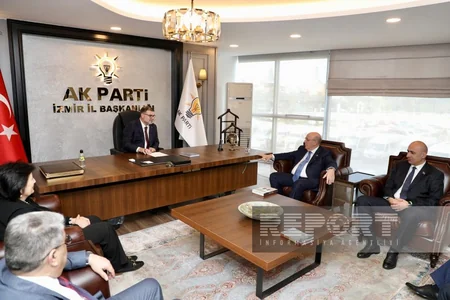 Azərbaycan nümayəndə heyəti AK Partinin İzmir təşkilatını ziyarət edib