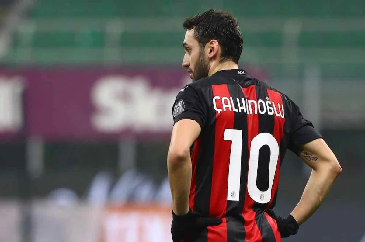 Juventus joins race for AC Milan’s Hakan Çalhanoğlu