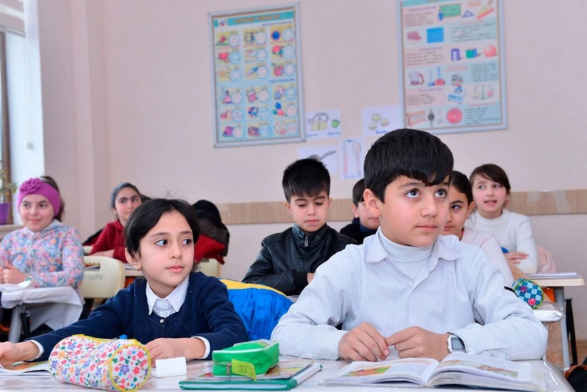 Azərbaycanda yenidən şagirdlərin yerdəyişməsinə başlanılır