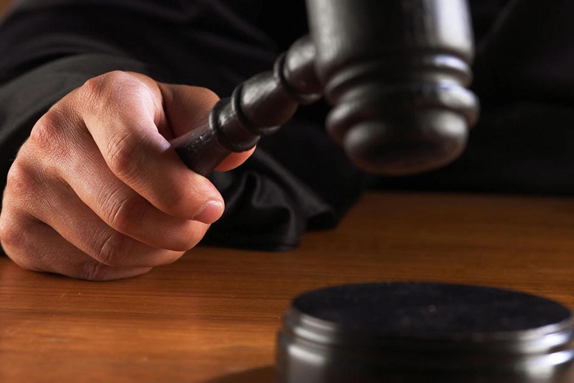 Бывший председатель муниципалитета поселка Гобу арестован в зале суда