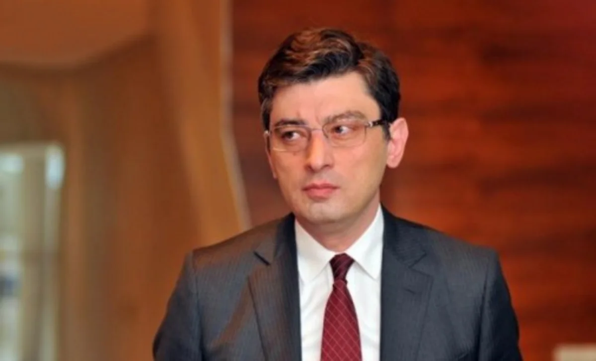 Nazir: Bakı-Tbilisi-Qars dəmir yolu magistralı Şərq-Qərb körpü rolunu oynayacaq