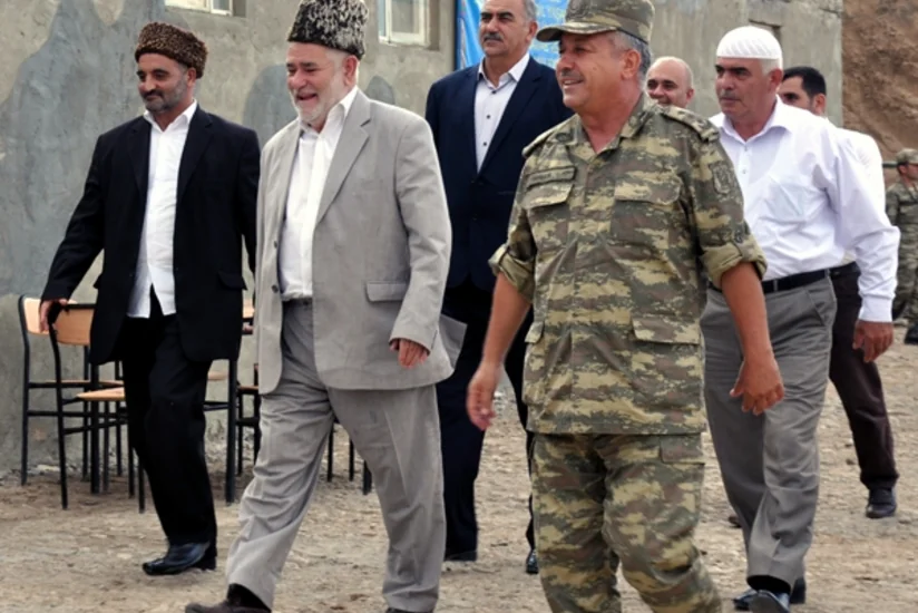 El ağsaqqalları işğaldan azad edilmiş Lələtəpə zirvəsində qurban kəsiblər
