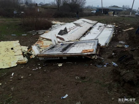 Ağcabədidə TIR-la minik maşını toqquşub, yaralanan var - FOTO
