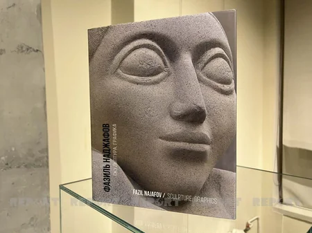 Sculptor Fazil Najafov's work album presented in Moscow
