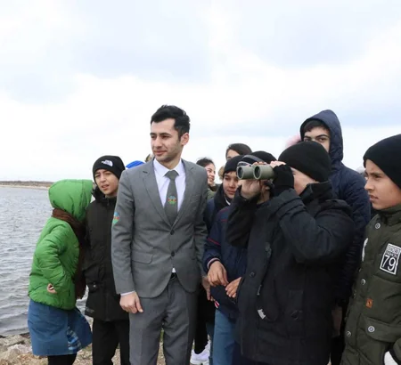 Məktəblilərə Abşeron Milli Parkında açıq dərs keçirilib