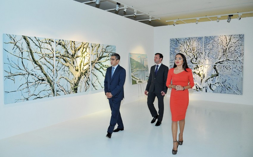 Heydər Əliyev Fondunun vitse-prezidenti Latviya rəssamlarının sərgisi ilə tanış olub - FOTO