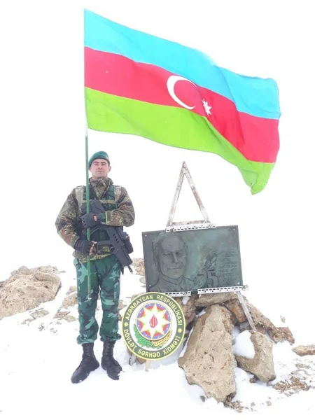 Sərhədçilər ”Heydər Əliyev zirvəsi”nə yürüş ediblər