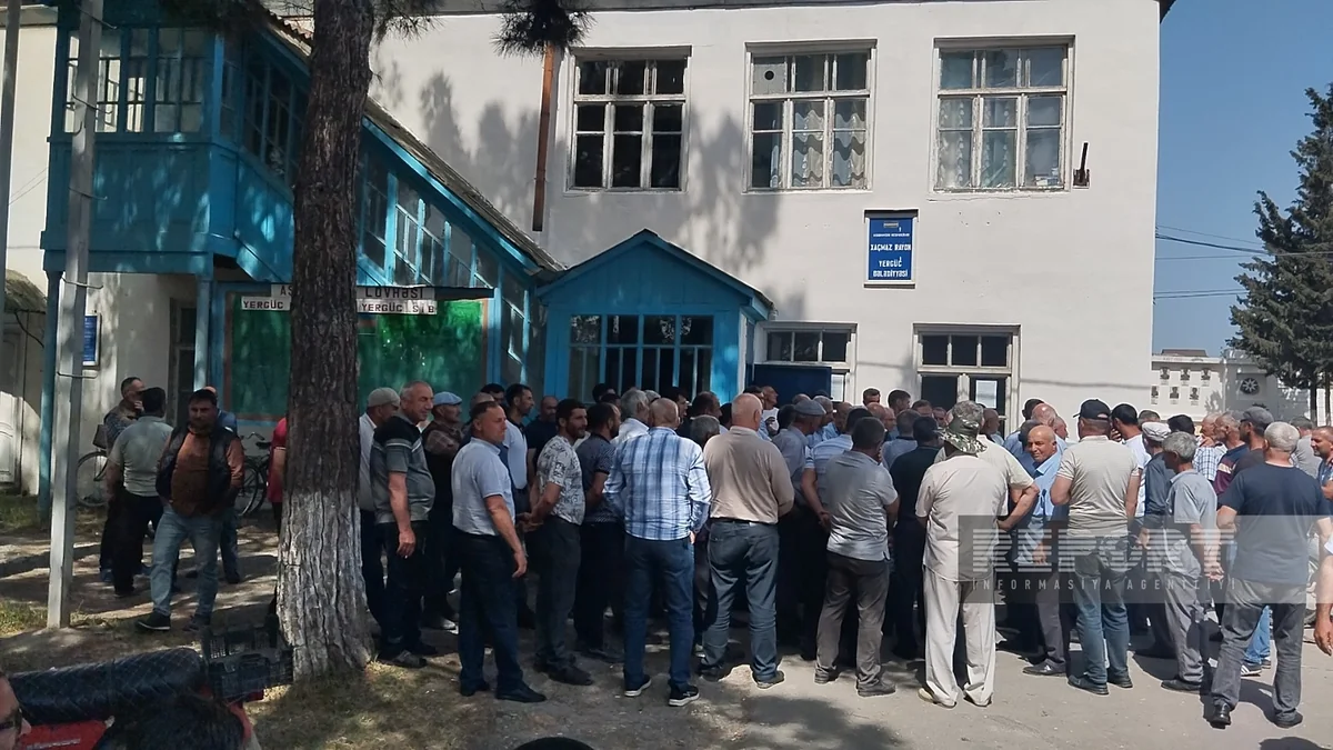 Xaçmazda bağlar və tərəvəz sahələri susuz qalıb, məmurlar düzələcək deyir