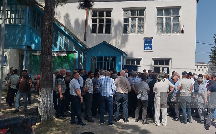 Xaçmazda bağlar və tərəvəz sahələri susuz qalıb, məmurlar düzələcək deyir