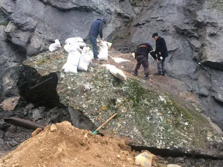 Xüsusi Təyinatlı İdarə Lerikdə qaya parçasını partladıb
