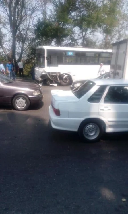Bakıda avtobusla avtomobil toqquşub, ölən və yaralananlar var