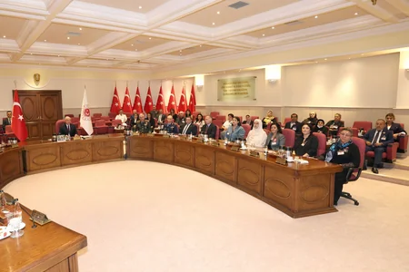 Yaşar Gülər Qarabağ müharibəsi şəhidlərinin ailə üzvləri ilə görüşüb