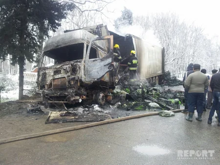 Astarada Rusiyaya məxsus içərisində 19 ton tərəvəz olan yük maşını yanıb