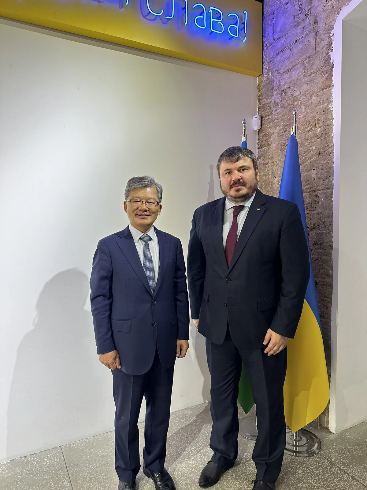 Ambassadors of Ukraine, South Korea to Azerbaijan mull Kyiv-Seoul co-op