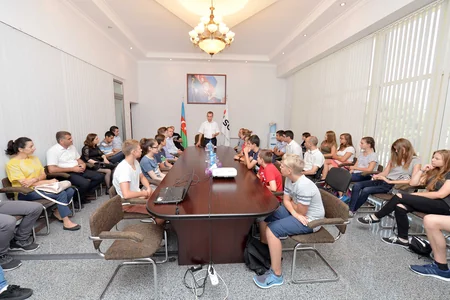 ​SOCAR-la əməkdaşlıq çərçivəsində alman məktəblilər Azərbaycana gəliblər