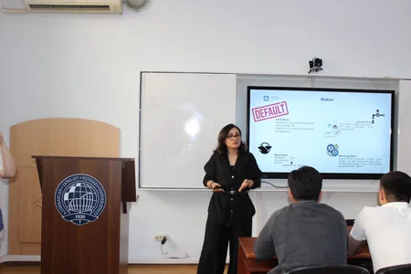 ADIF Azərbaycan Dövlət İqtisad Universitetində təlim keçib
